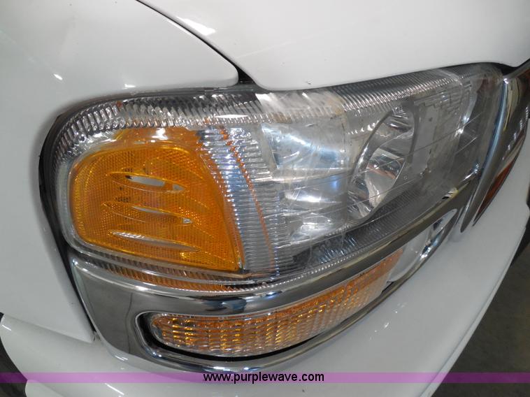 image for item I3360 2005 GMC Yukon Denali Limited Edition SUV