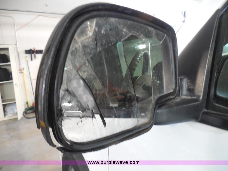 image for item I3360 2005 GMC Yukon Denali Limited Edition SUV