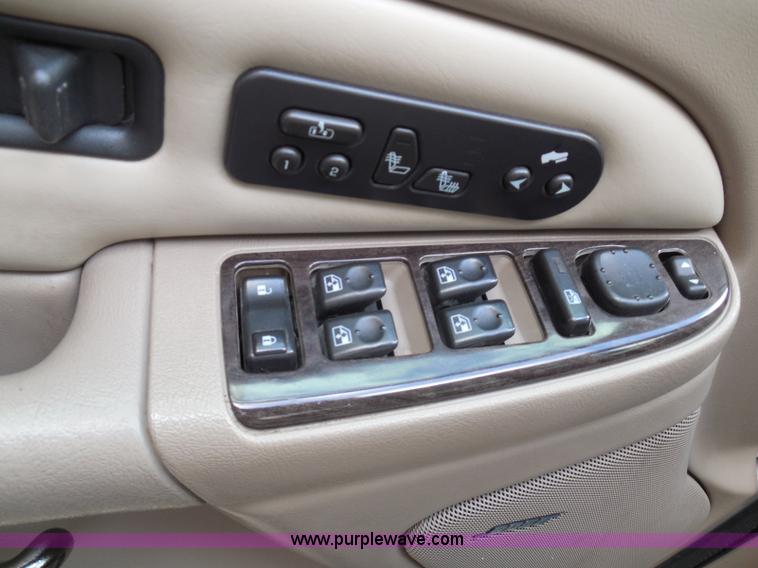 image for item I3360 2005 GMC Yukon Denali Limited Edition SUV