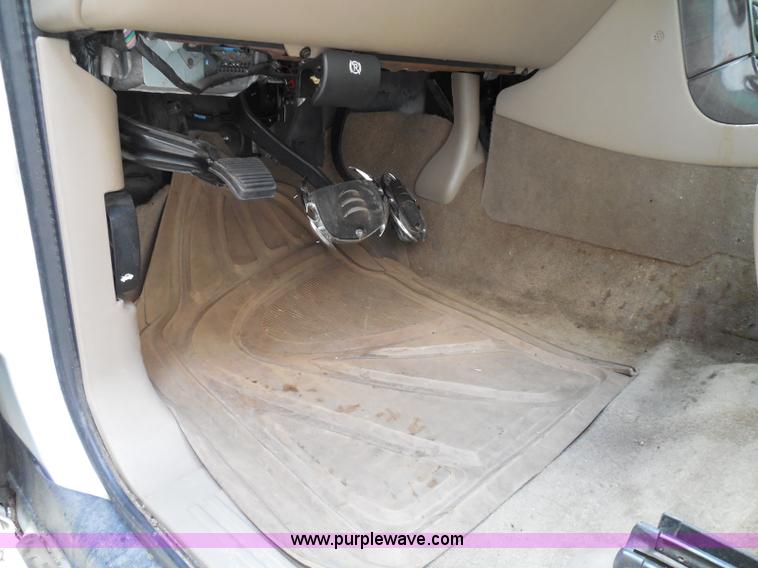 image for item I3360 2005 GMC Yukon Denali Limited Edition SUV