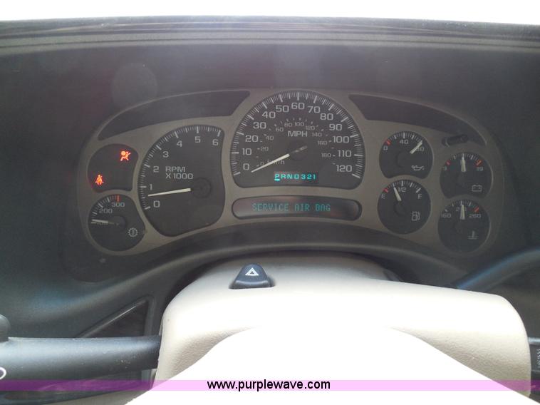 image for item I3360 2005 GMC Yukon Denali Limited Edition SUV