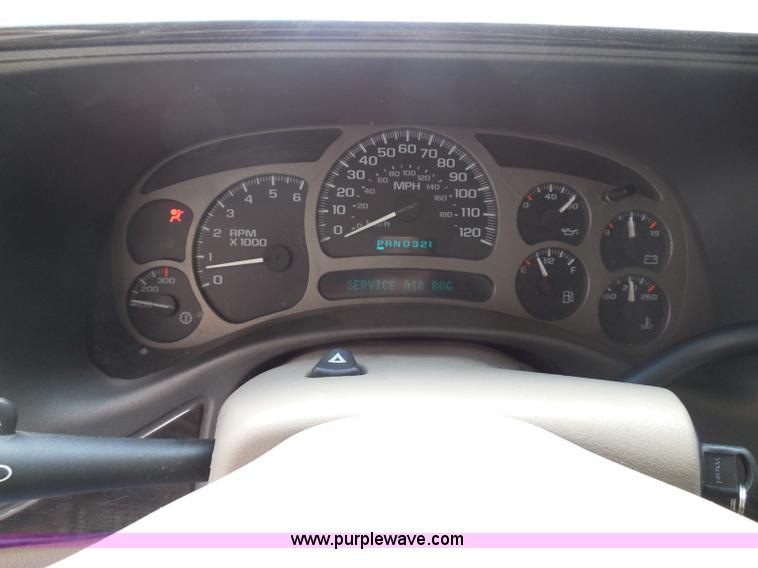 image for item I3360 2005 GMC Yukon Denali Limited Edition SUV