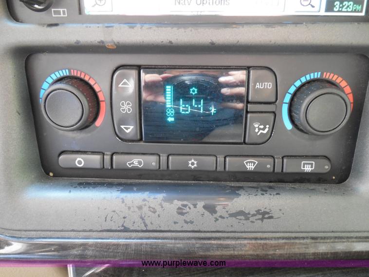 image for item I3360 2005 GMC Yukon Denali Limited Edition SUV