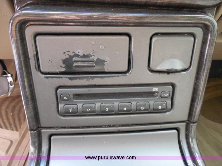 image for item I3360 2005 GMC Yukon Denali Limited Edition SUV