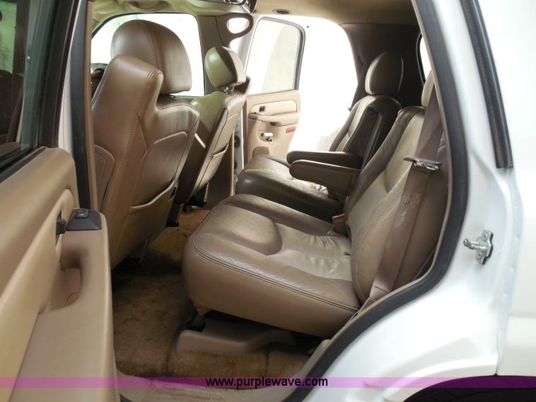 image for item I3360 2005 GMC Yukon Denali Limited Edition SUV