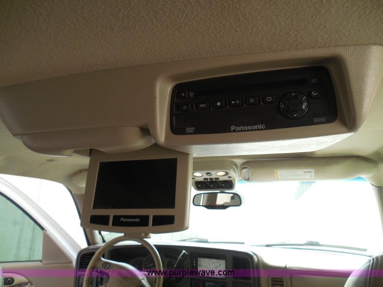 image for item I3360 2005 GMC Yukon Denali Limited Edition SUV