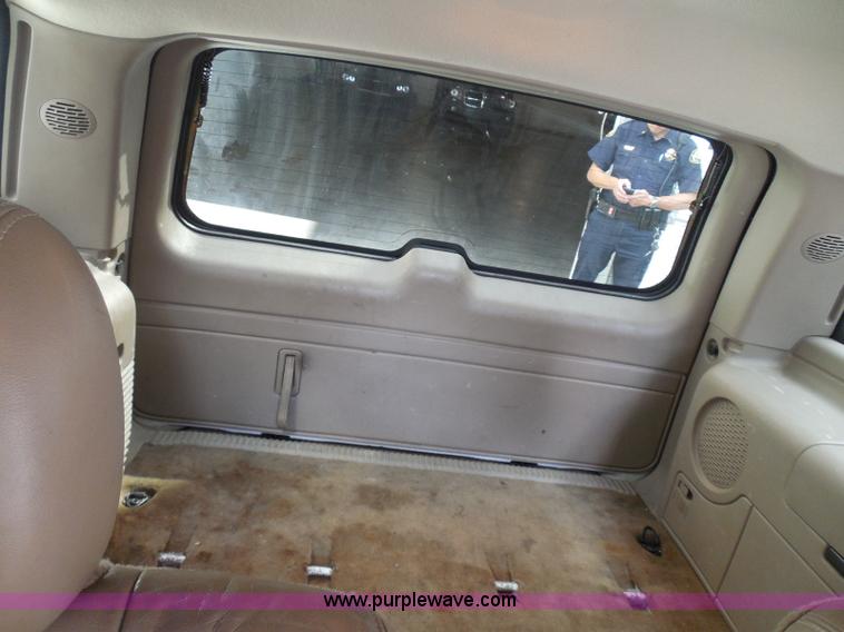 image for item I3360 2005 GMC Yukon Denali Limited Edition SUV