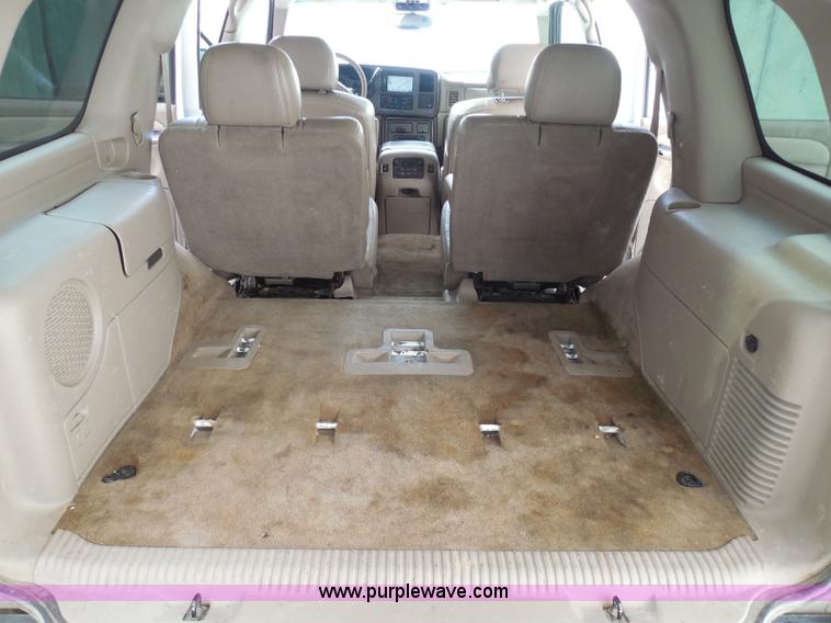 image for item I3360 2005 GMC Yukon Denali Limited Edition SUV