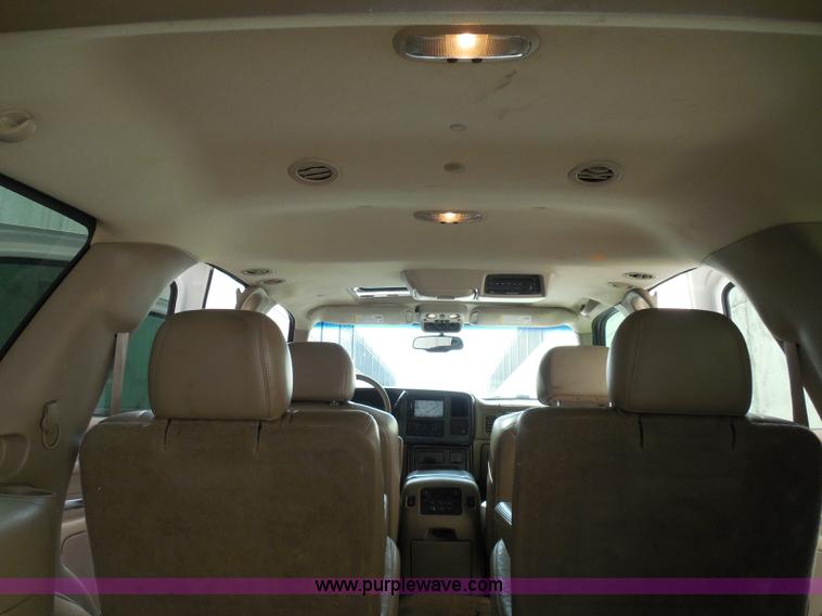 image for item I3360 2005 GMC Yukon Denali Limited Edition SUV