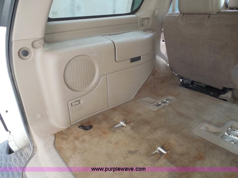 image for item I3360 2005 GMC Yukon Denali Limited Edition SUV