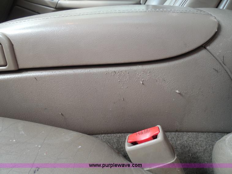 image for item I3360 2005 GMC Yukon Denali Limited Edition SUV