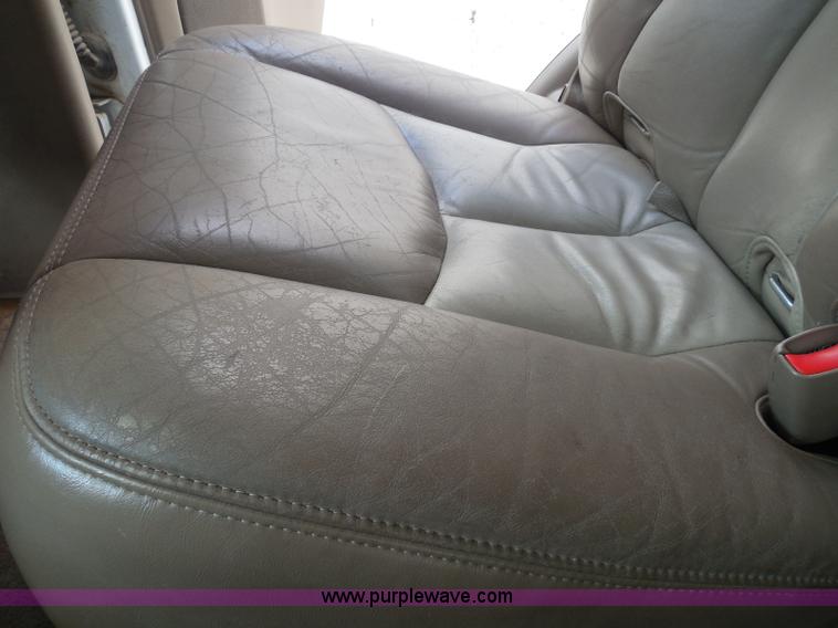 image for item I3360 2005 GMC Yukon Denali Limited Edition SUV