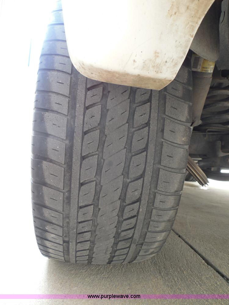 image for item I3360 2005 GMC Yukon Denali Limited Edition SUV