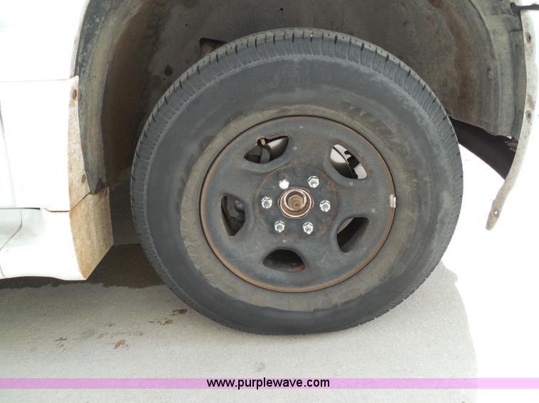 image for item I3360 2005 GMC Yukon Denali Limited Edition SUV