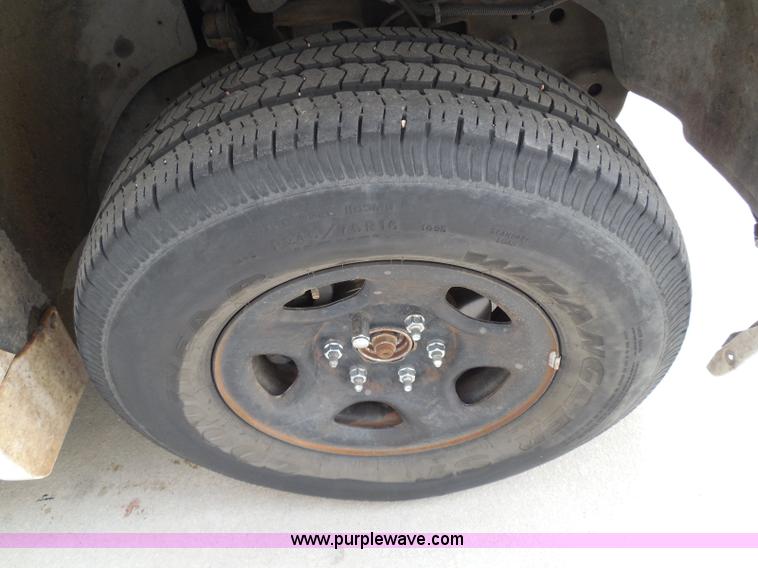 image for item I3360 2005 GMC Yukon Denali Limited Edition SUV