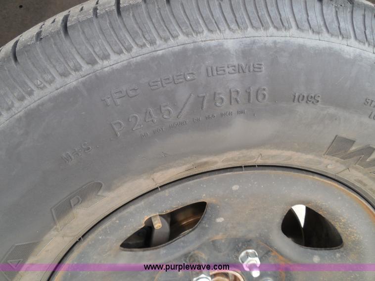 image for item I3360 2005 GMC Yukon Denali Limited Edition SUV