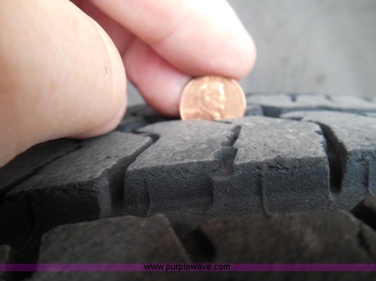 image for item I3360 2005 GMC Yukon Denali Limited Edition SUV