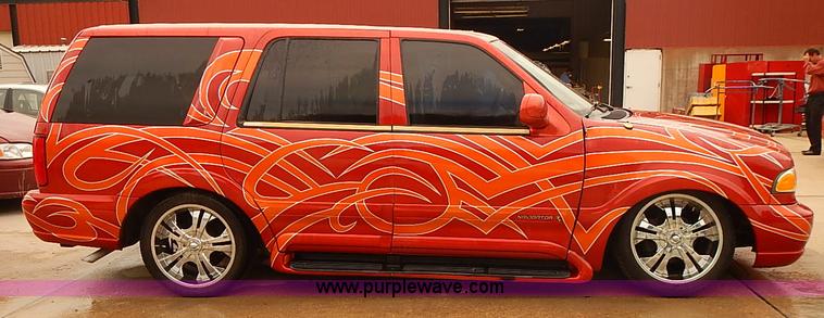 image for item I5459 1998 Lincoln Navigator SUV