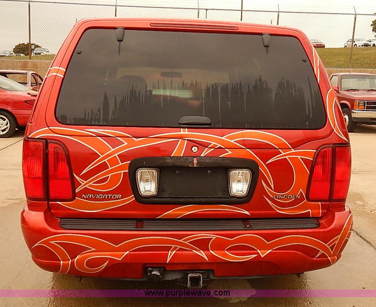 image for item I5459 1998 Lincoln Navigator SUV
