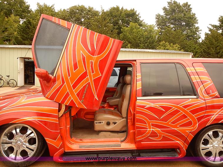 image for item I5459 1998 Lincoln Navigator SUV