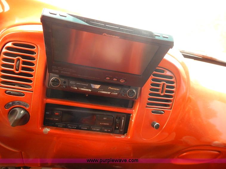 image for item I5459 1998 Lincoln Navigator SUV