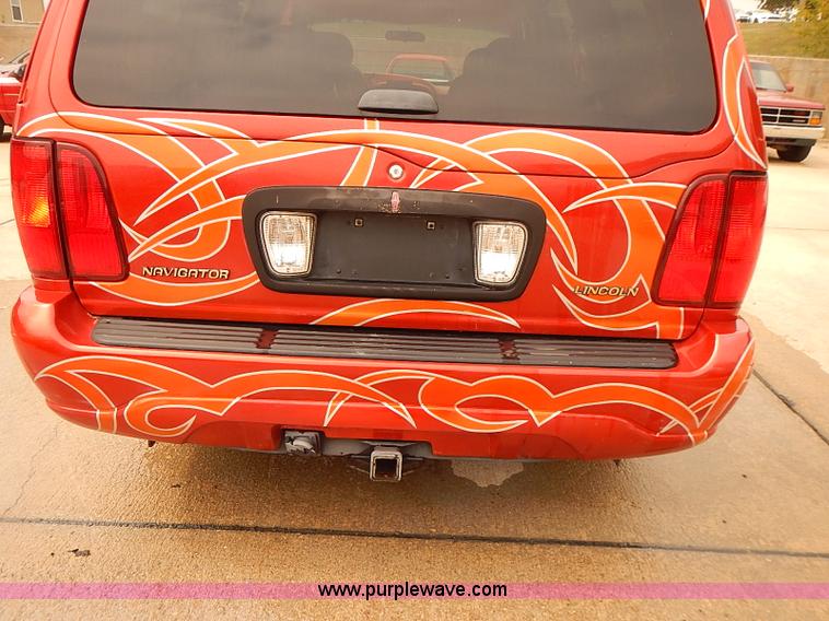 image for item I5459 1998 Lincoln Navigator SUV