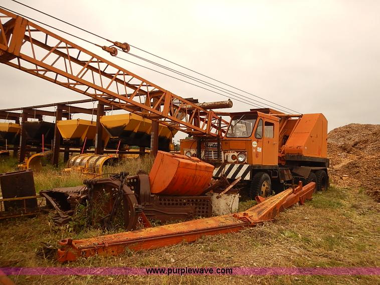 image for item I5460 1963 Bantam T-350 shield crane