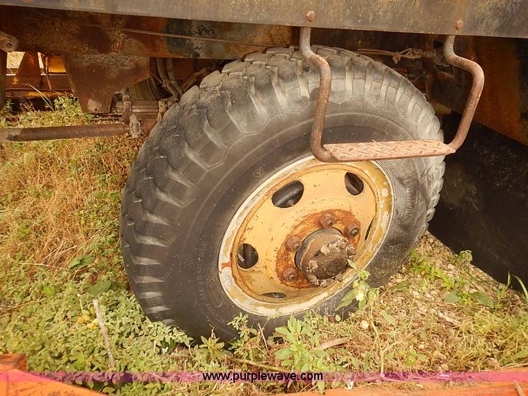 image for item I5460 1963 Bantam T-350 shield crane