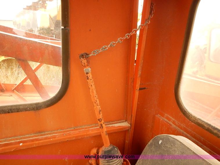 image for item I5460 1963 Bantam T-350 shield crane