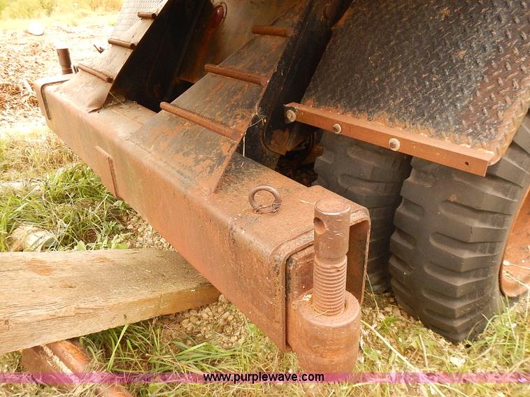 image for item I5460 1963 Bantam T-350 shield crane