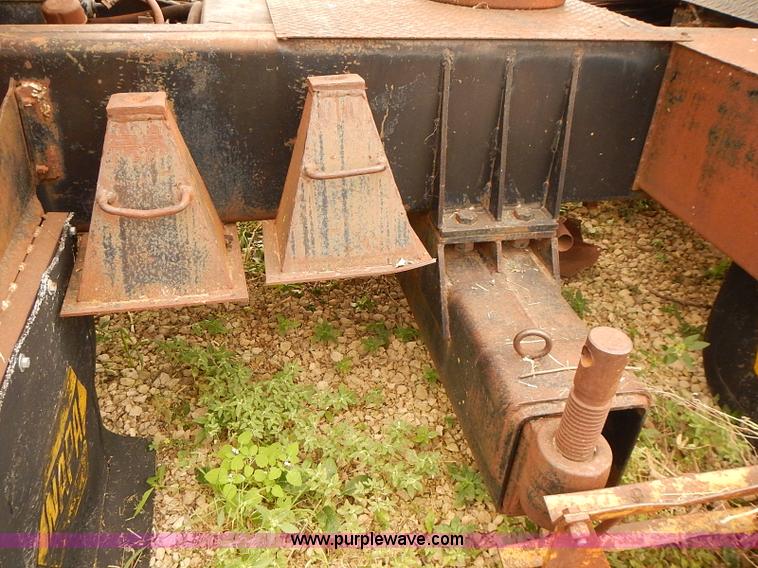 image for item I5460 1963 Bantam T-350 shield crane