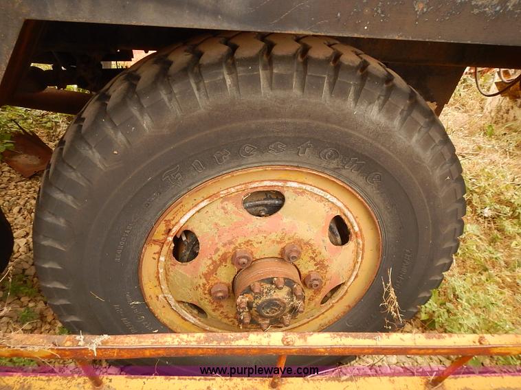 image for item I5460 1963 Bantam T-350 shield crane