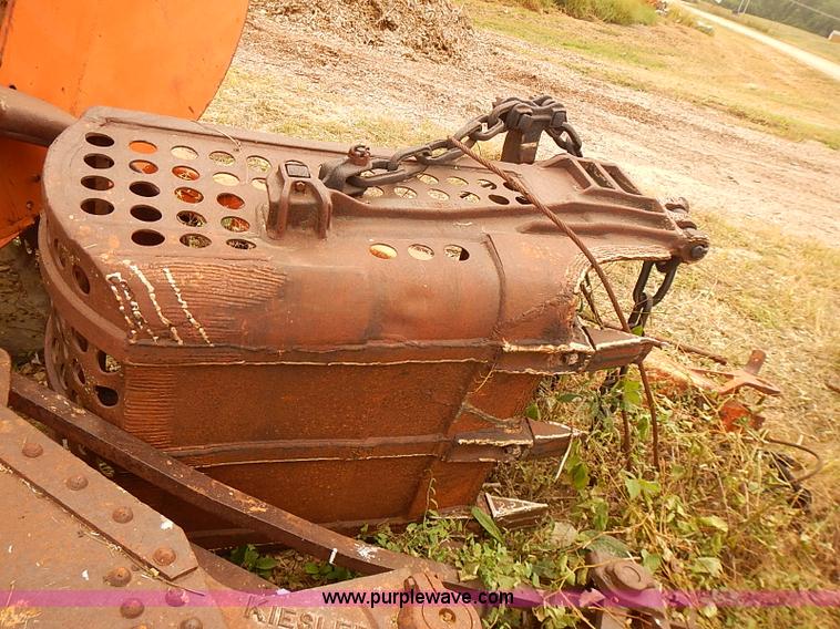 image for item I5460 1963 Bantam T-350 shield crane