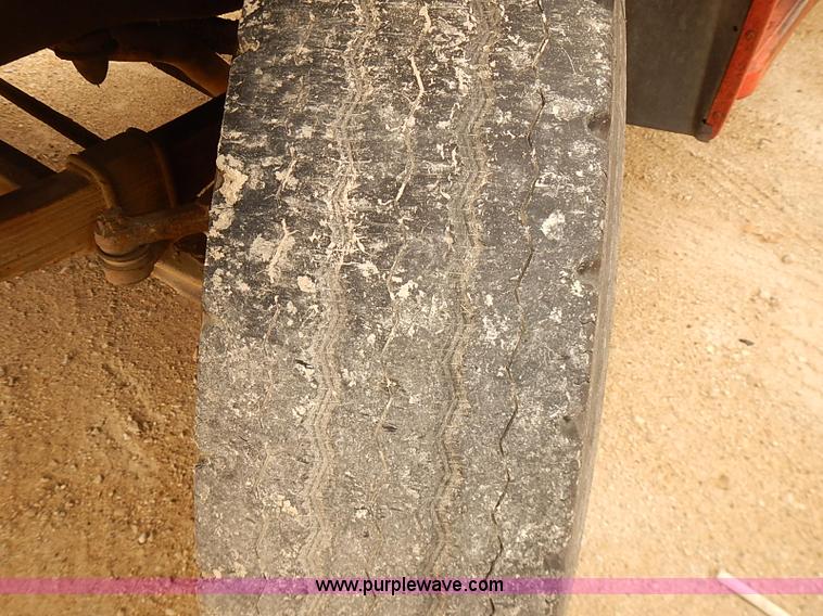 image for item I5463 1979 Ford F600 flatbed truck