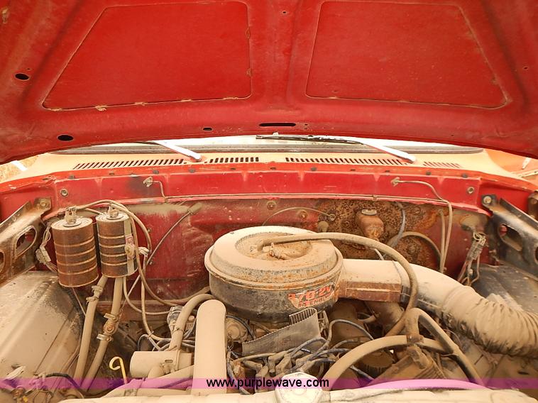 image for item I5463 1979 Ford F600 flatbed truck