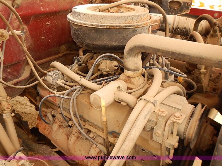 image for item I5463 1979 Ford F600 flatbed truck