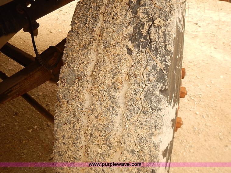 image for item I5463 1979 Ford F600 flatbed truck