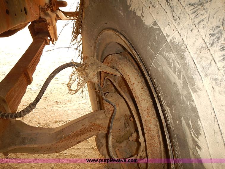 image for item I5463 1979 Ford F600 flatbed truck