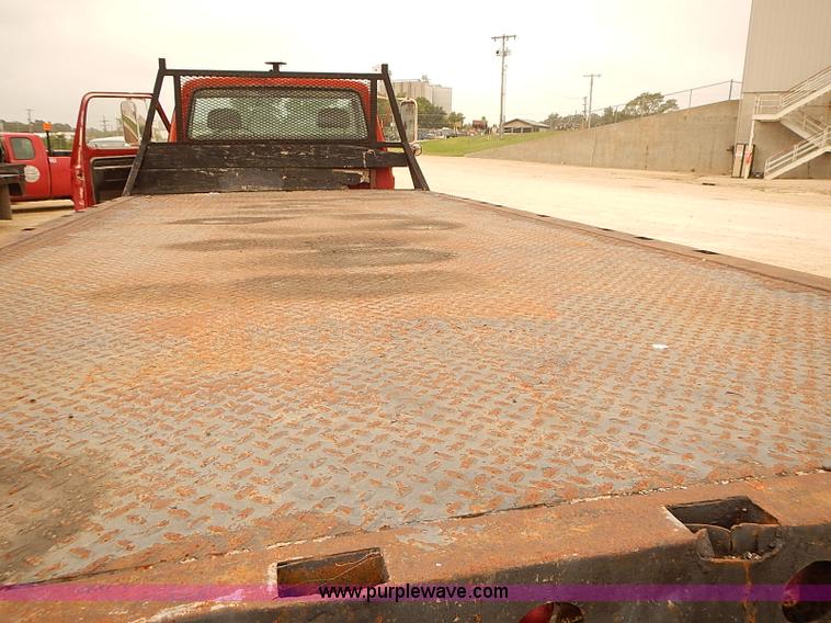 image for item I5463 1979 Ford F600 flatbed truck