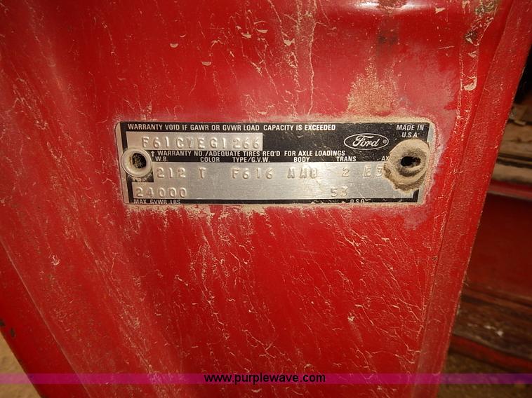 image for item I5463 1979 Ford F600 flatbed truck