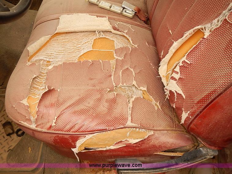 image for item I5464 1987 Ford F250 utility truck