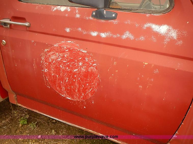 image for item I5464 1987 Ford F250 utility truck