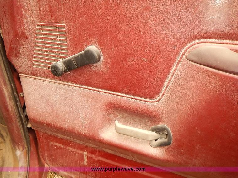 image for item I5464 1987 Ford F250 utility truck