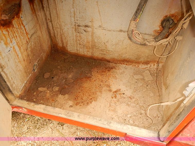 image for item I5464 1987 Ford F250 utility truck