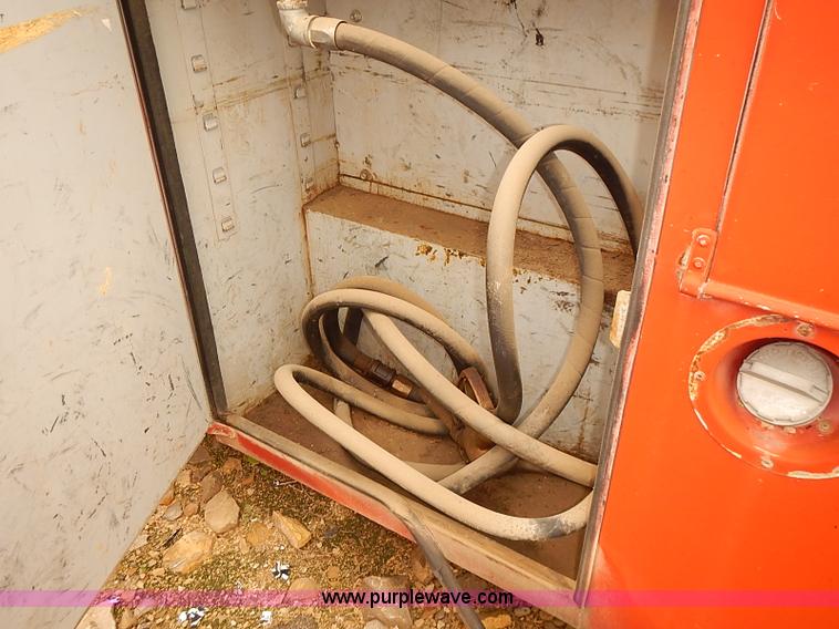 image for item I5464 1987 Ford F250 utility truck