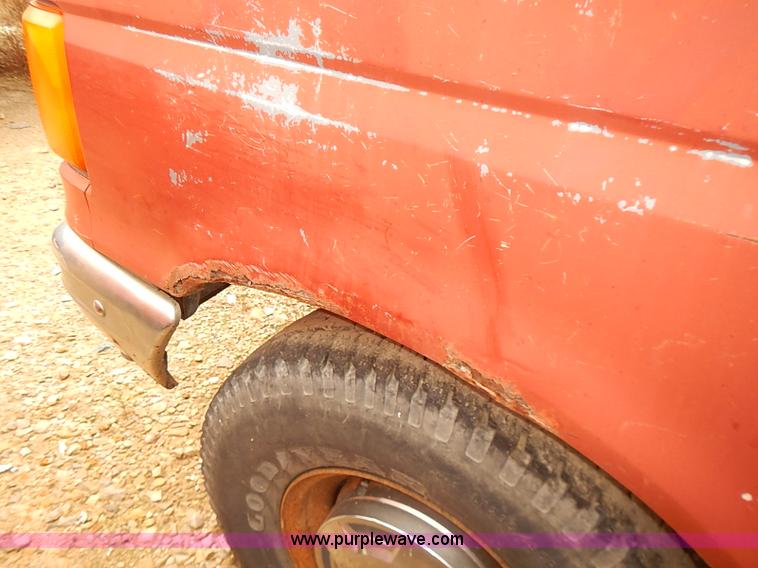 image for item I5464 1987 Ford F250 utility truck