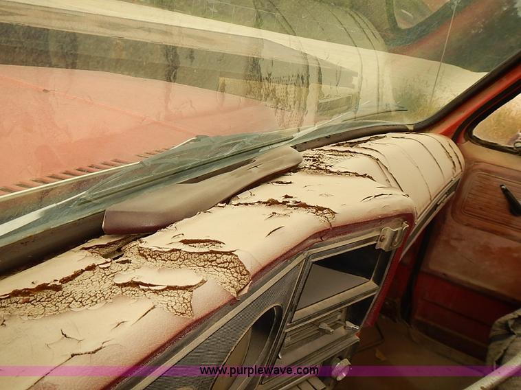 image for item I5465 1979 GMC Sierra 25 utility truck