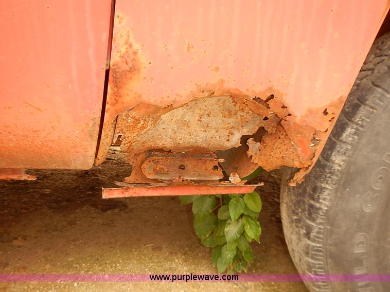 image for item I5465 1979 GMC Sierra 25 utility truck