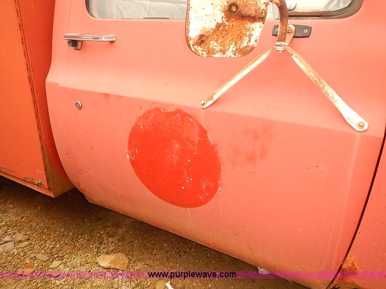 image for item I5465 1979 GMC Sierra 25 utility truck