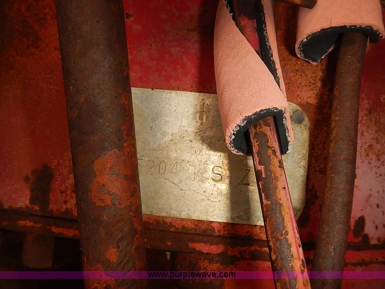 image for item I5466 1959 Farmall 560 tractor